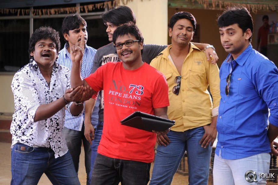 Mirchi Lanti Kurradu